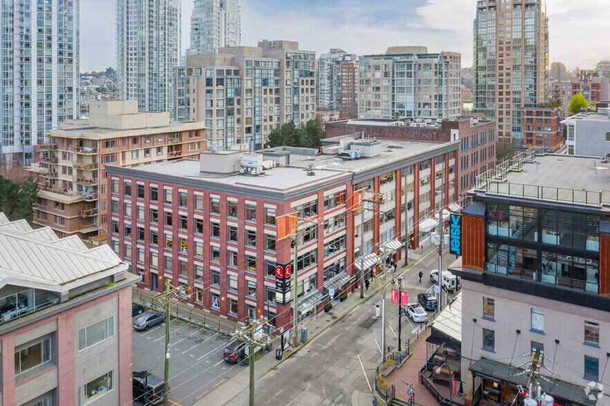 1122 Mainland St, Vancouver, BC à louer - Photo du bâtiment - Image 2 de 7
