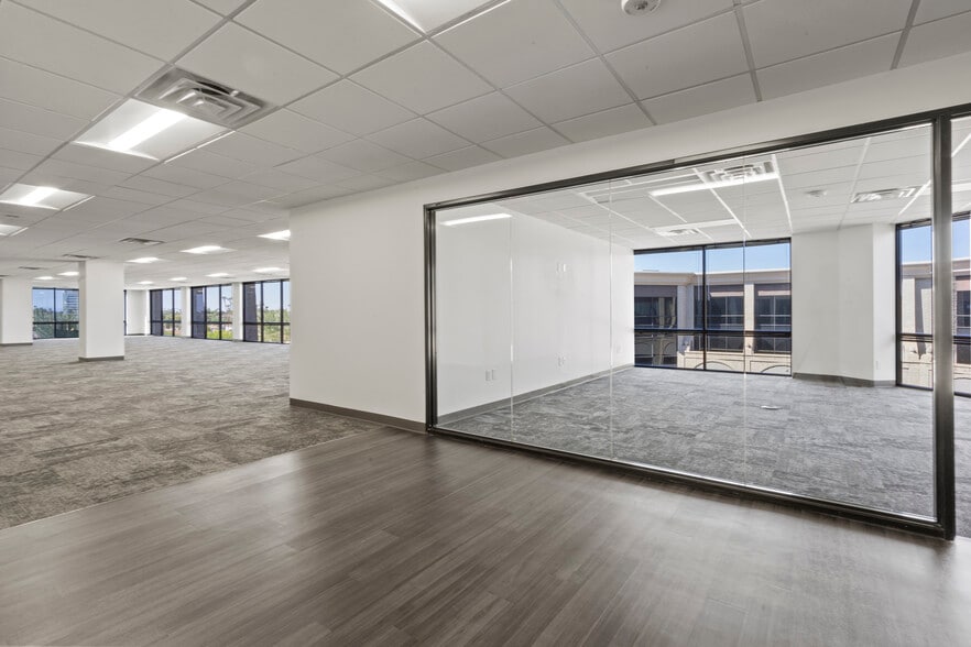 4745 N 7th St, Phoenix, AZ for lease - Interior Photo - Image 2 of 18