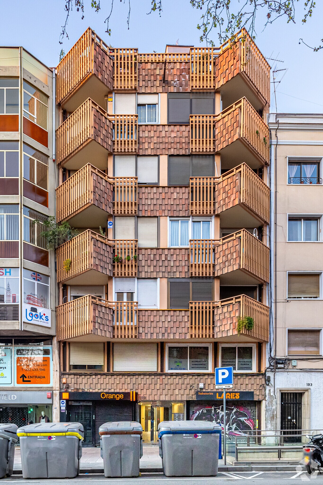 Multifamily in Barcelona, Barcelona for sale Primary Photo- Image 1 of 3