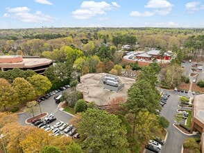 4201 Lake Boone Trl, Raleigh, NC à louer Photo intérieure- Image 2 de 5