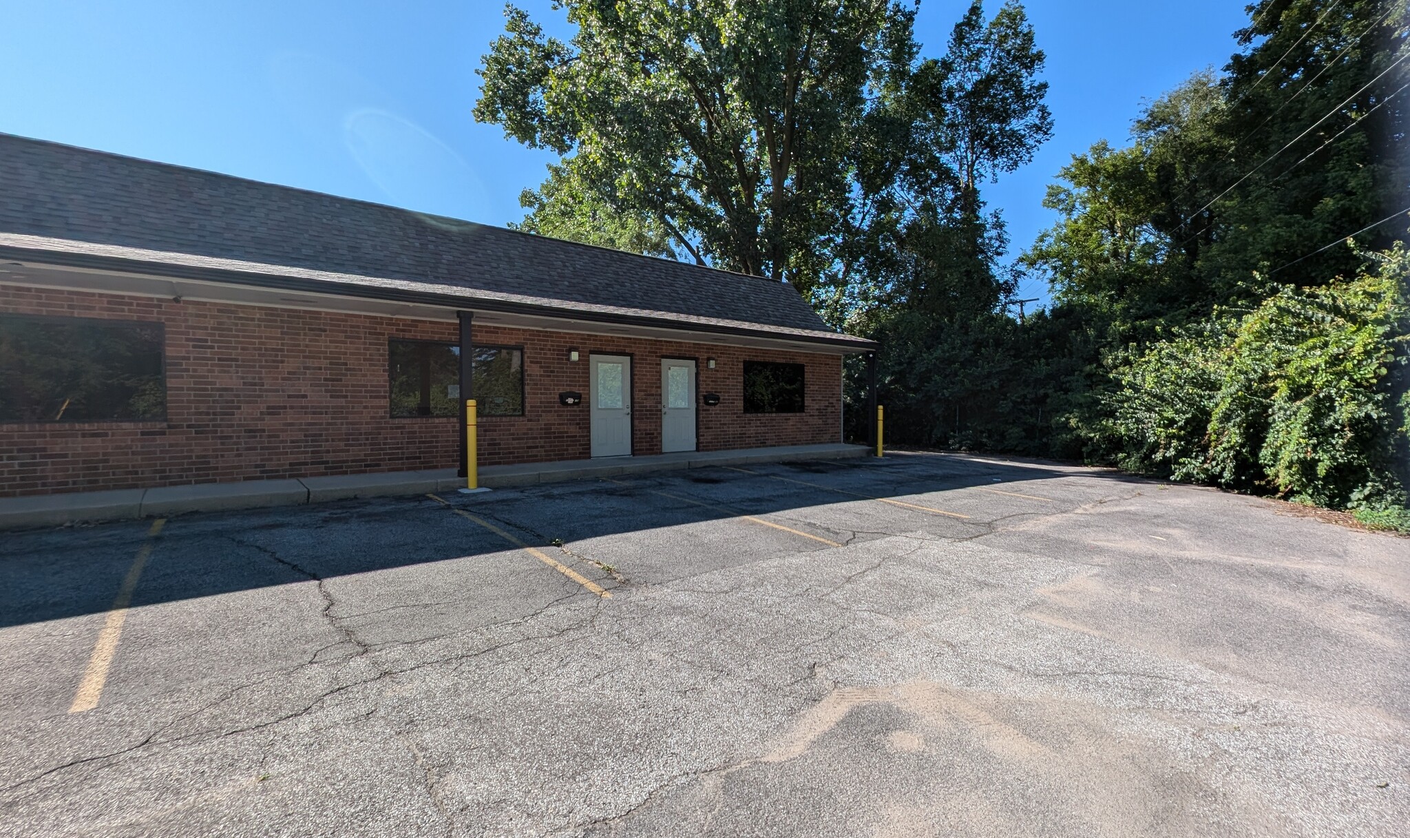 2010 Ironwood Cir, South Bend, IN for lease Building Photo- Image 1 of 11