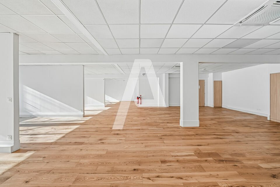 55 Avenue Danielle Casanova, Ivry-sur-Seine for lease Interior Photo- Image 1 of 7