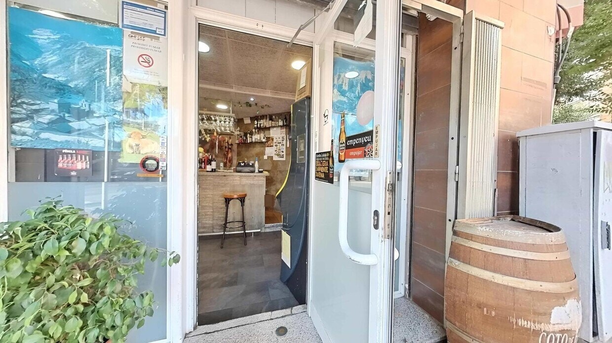 Commerce de détail dans Sant Adrià de Besòs, Barcelona à louer Photo intérieure- Image 1 de 7