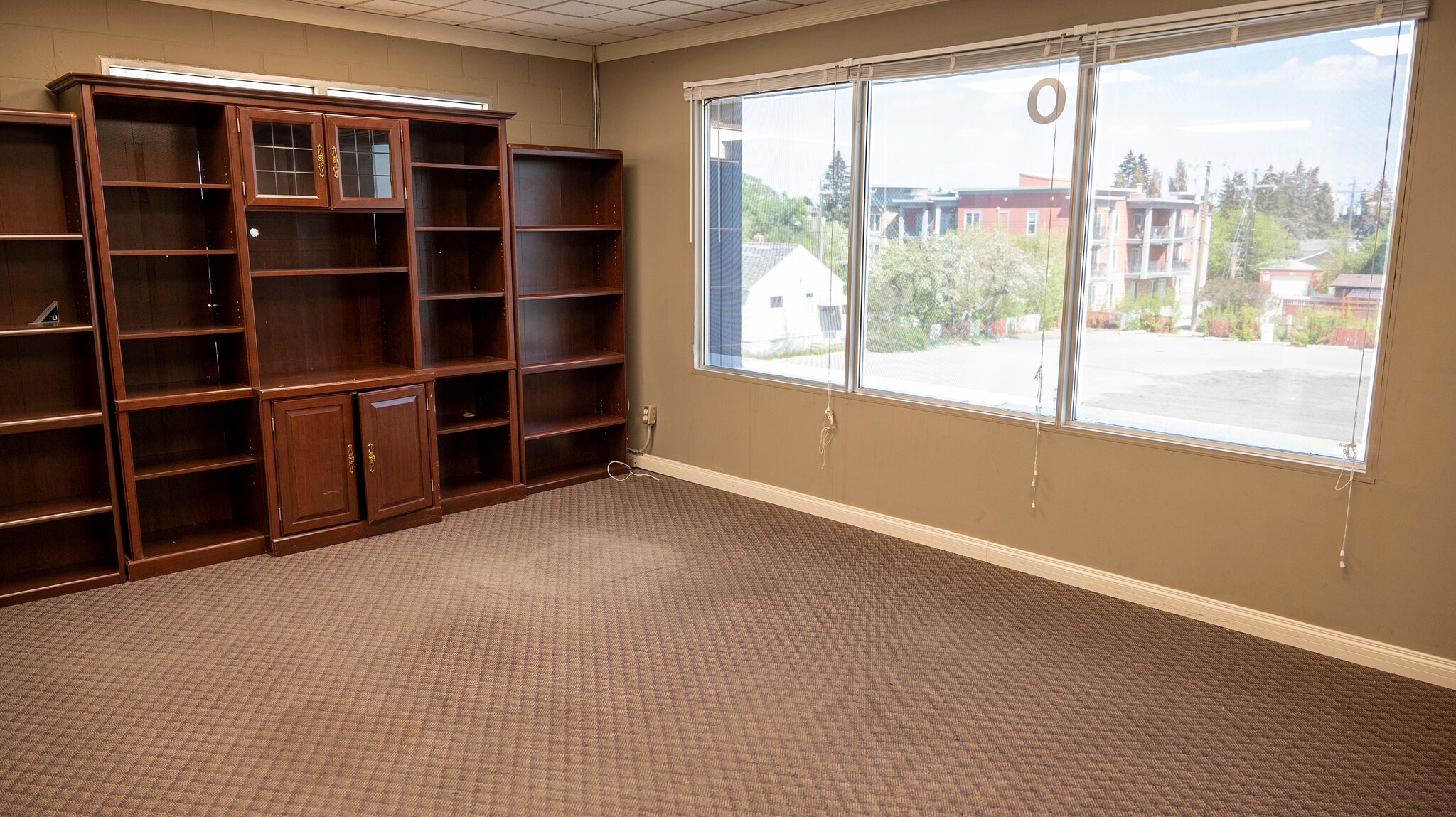 1901 Centre St NW, Calgary, AB for sale Interior Photo- Image 1 of 1