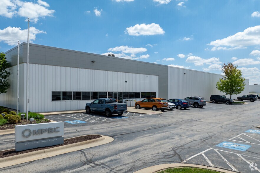 1670 Northrock Ct, Rockford, IL à louer - Photo du bâtiment - Image 2 de 5