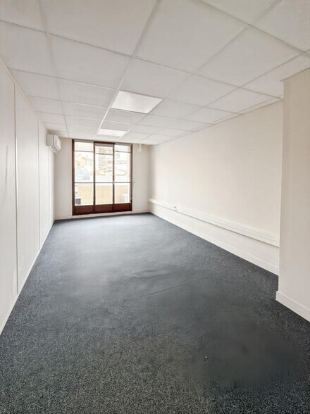 25 Avenue Jules Cantini, Marseille for lease - Interior Photo - Image 3 of 19