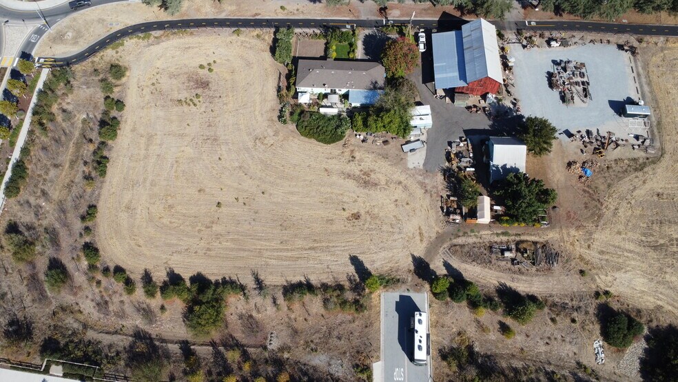 2480 Hecker Pass Hwy, Gilroy, CA for sale - Building Photo - Image 2 of 26