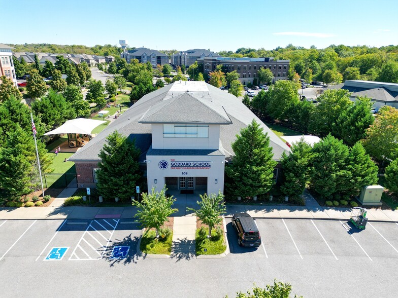 108 Cinema Dr, Hendersonville, TN à vendre - Photo du bâtiment - Image 1 de 1