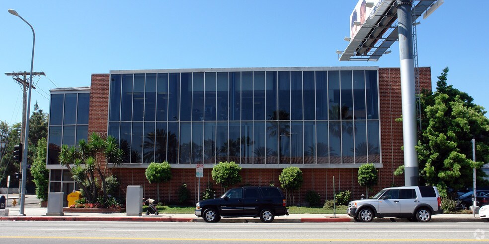 16400 Ventura Blvd, Encino, CA à louer - Photo du bâtiment - Image 2 de 5