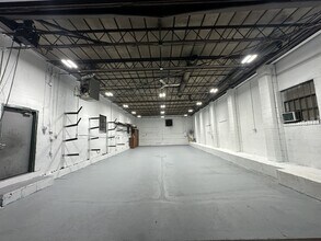 54 Union Ave, Ronkonkoma, NY for lease Interior Photo- Image 2 of 5