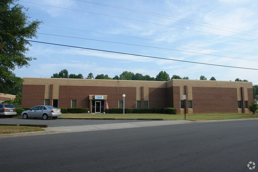 4740 Dwight Evans Rd, Charlotte, NC à louer - Photo du bâtiment - Image 3 de 9
