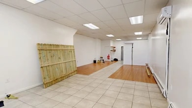 220-24 Merrick Blvd, Laurelton, NY à louer Numérisation 3D de Matterport- Image 1 de 3