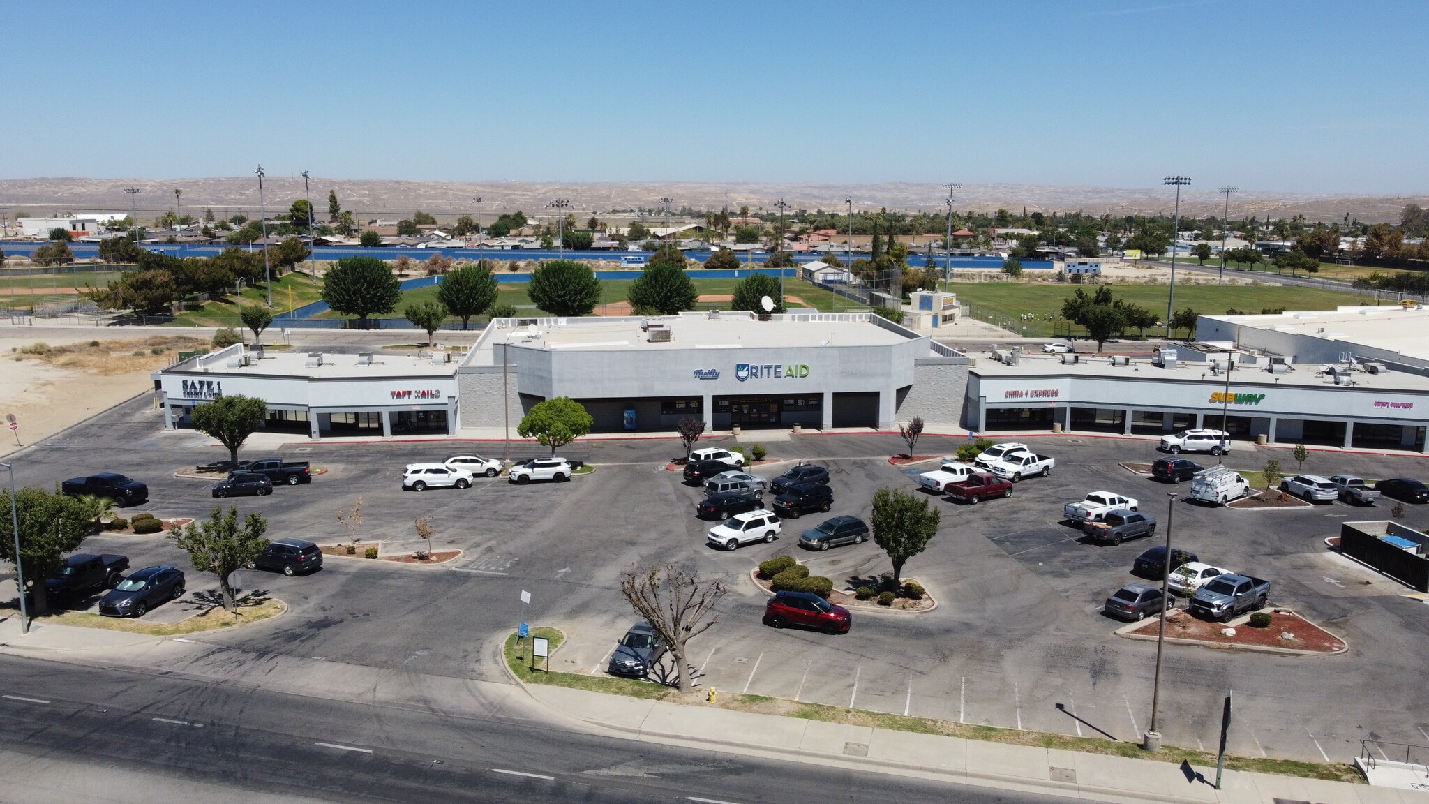 1008-1092 W Kern, Taft, CA for lease Building Photo- Image 1 of 4