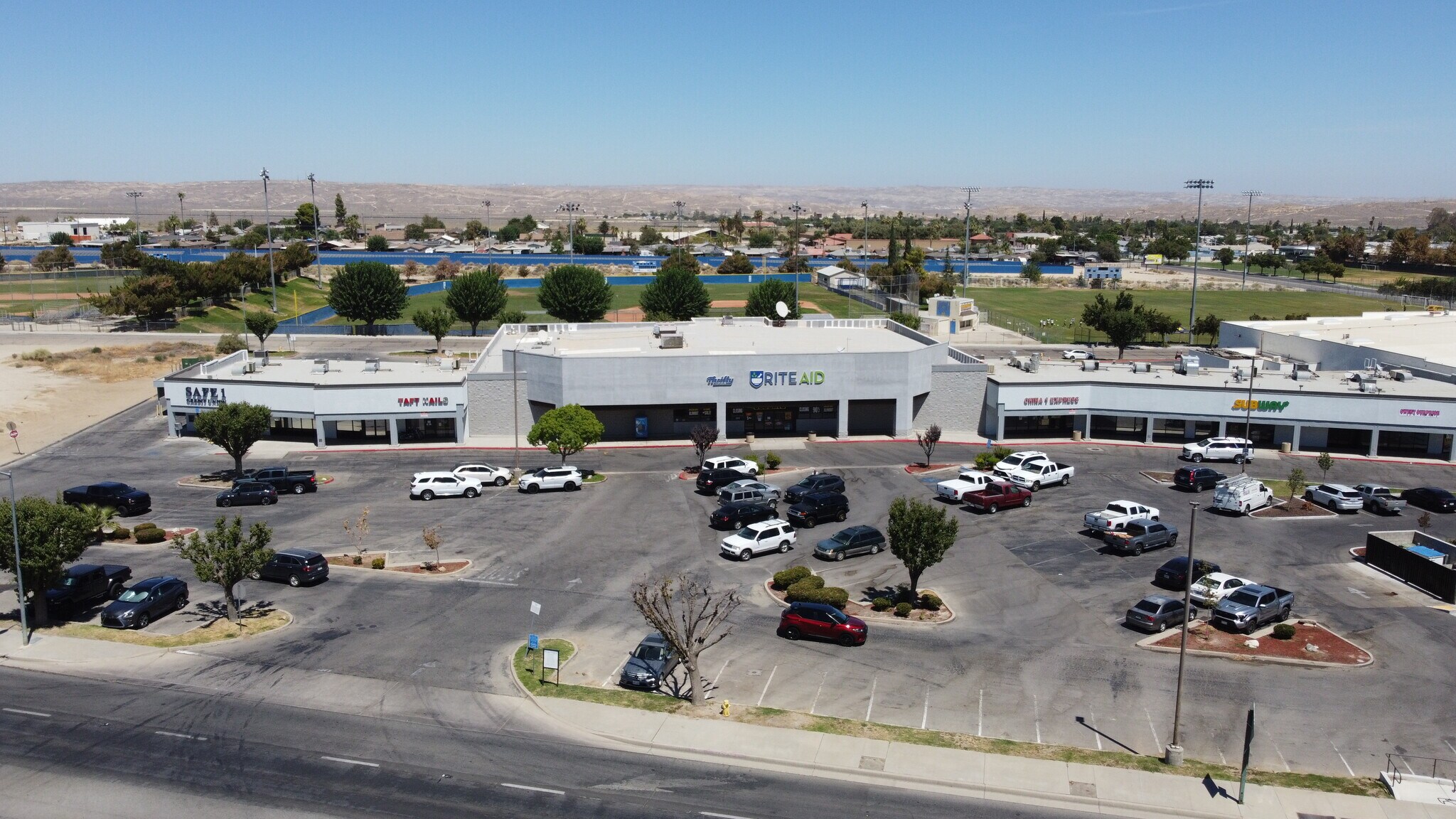 1008-1092 W Kern, Taft, CA à louer Photo du bâtiment- Image 1 de 4