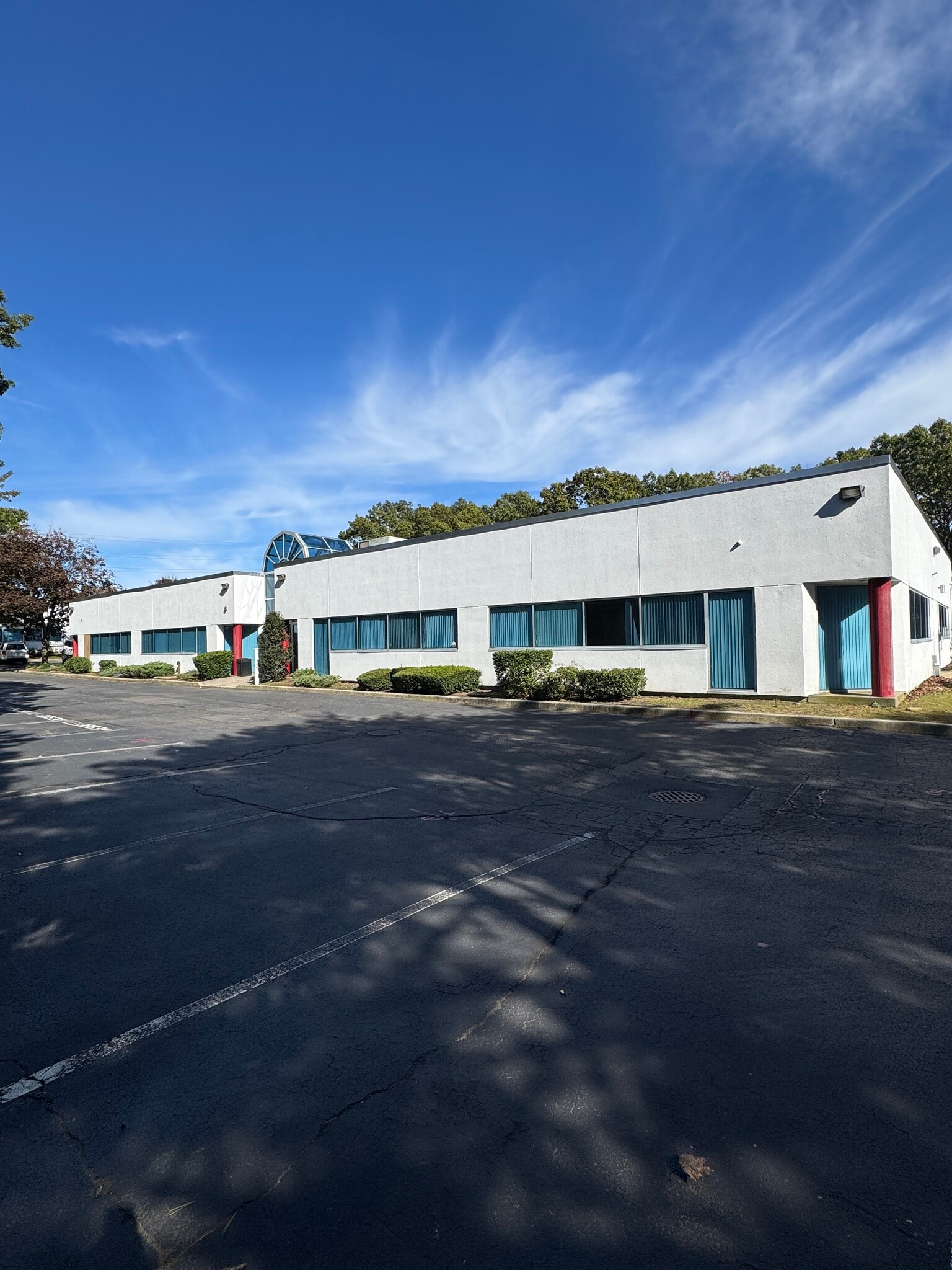 300 Corporate Plz, Islandia, NY for lease Building Photo- Image 1 of 17