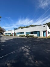 300 Corporate Plz, Islandia, NY for lease Building Photo- Image 1 of 17