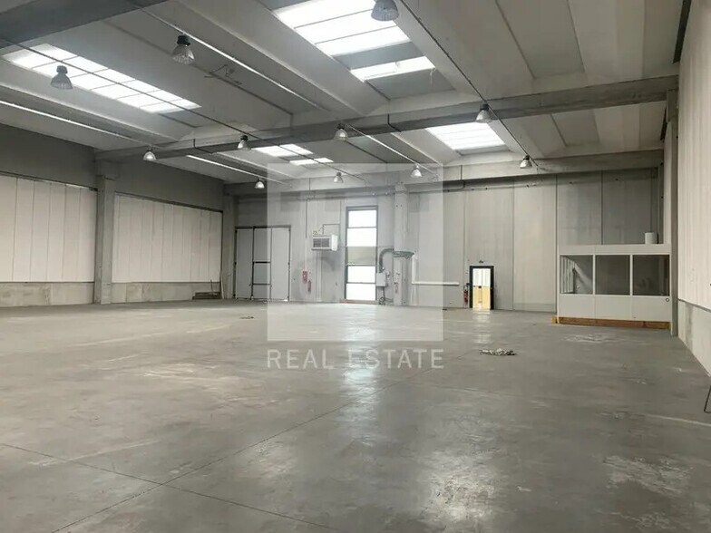 5 Avenue Lionel Terray, Meyzieu for lease - Interior Photo - Image 3 of 11