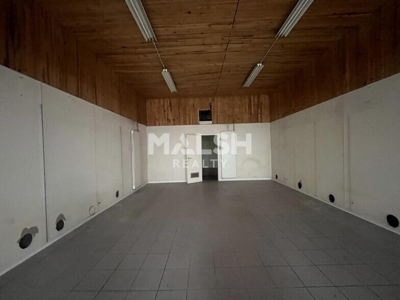 Retail in Lyon for lease - Interior Photo - Image 3 of 8