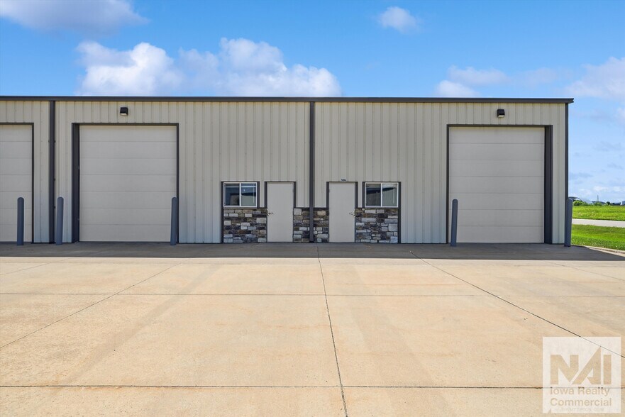 4151 3rd Ave, Marion, IA à louer - Photo du bâtiment - Image 1 de 7