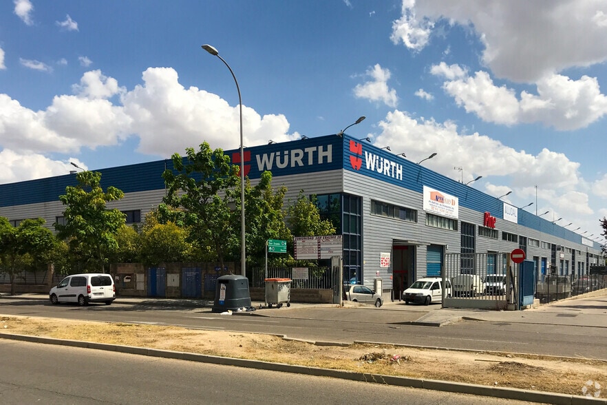 Calle de San Erasmo, 28, Madrid, Madrid for sale - Building Photo - Image 2 of 3