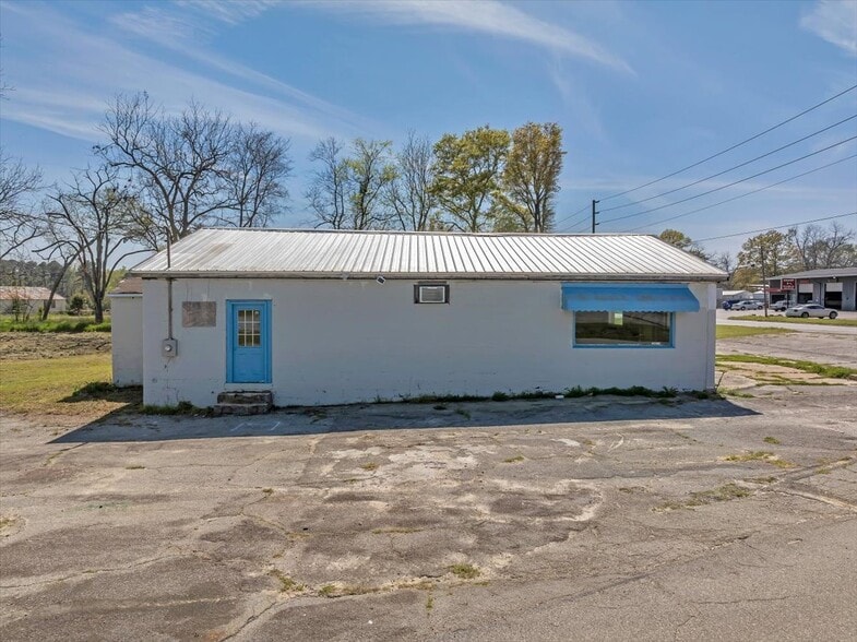 131 S Jackson St, Hawkinsville, GA à vendre - Photo du bâtiment - Image 3 de 34