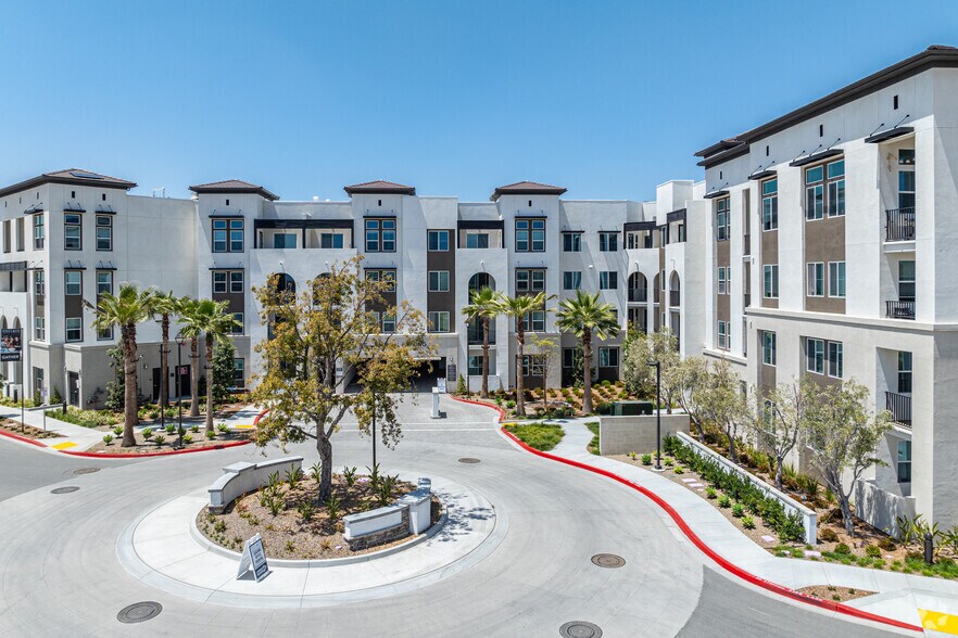 1445 Town Center Dr, Chula Vista, CA à louer - Photo du bâtiment - Image 3 de 39