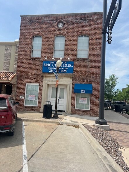 101 S Main St, Irving, TX à louer - Photo du bâtiment - Image 2 de 2