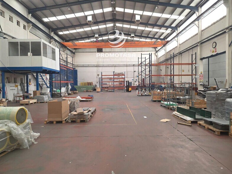 Industriel dans Arganda del Rey, Madrid à louer - Photo du bâtiment - Image 2 de 9