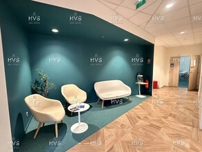 Office in Aix-en-Provence for lease Interior Photo- Image 1 of 8