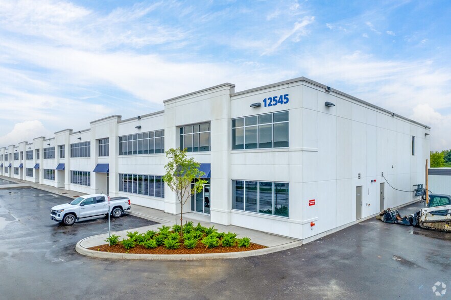 12545 Coleraine Dr, Caledon, ON for lease - Primary Photo - Image 1 of 3