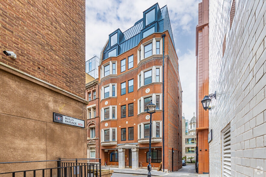 4 Breams, London for lease - Primary Photo - Image 1 of 30