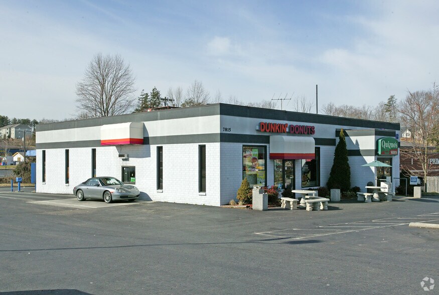 7815 North Point Blvd, Winston-Salem, NC à vendre - Photo du bâtiment - Image 2 de 6