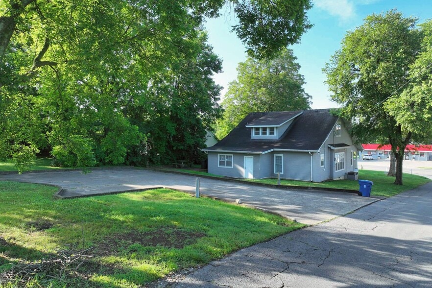 612 Hartsville Pike, Gallatin, TN à louer - Photo du bâtiment - Image 3 de 14
