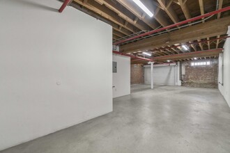 941 E 2nd St, Los Angeles, CA for lease Interior Photo- Image 2 of 7