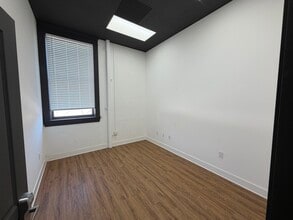 200 E Chapman Ave, Orange, CA à louer Photo intérieure- Image 2 de 4