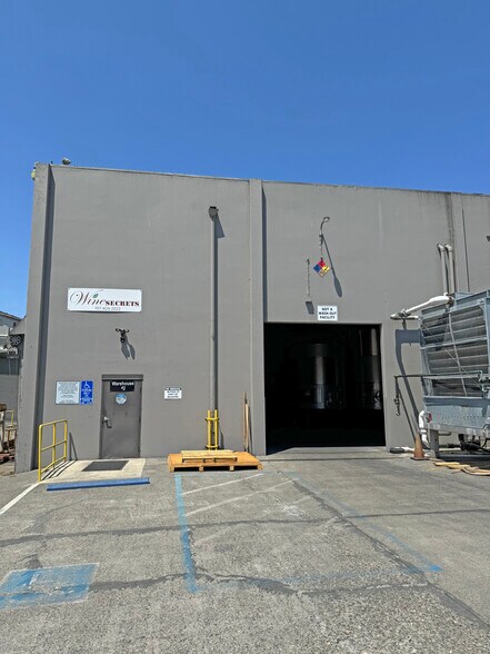 1365 Gravenstein Hwy South, Sebastopol, CA à louer - Photo du bâtiment - Image 3 de 3