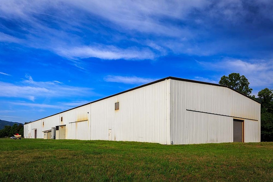 1090 S Industrial Dr, Erwin, TN for sale - Building Photo - Image 1 of 1