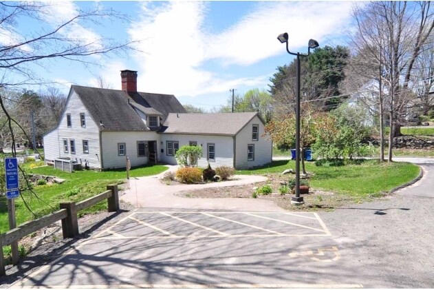 59 E Hill Rd, Canton, CT à louer - Photo du bâtiment - Image 3 de 18