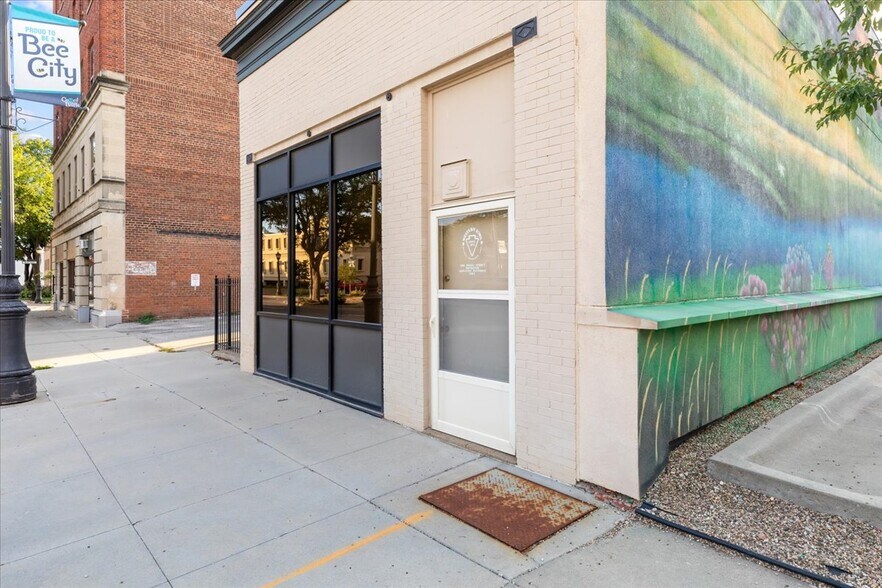 127 Pearl St, Council Bluffs, IA à louer - Photo du bâtiment - Image 2 de 50