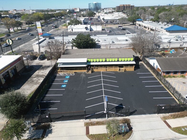 2534 Walnut Bend Ln, Houston, TX for sale - Aerial - Image 3 of 31