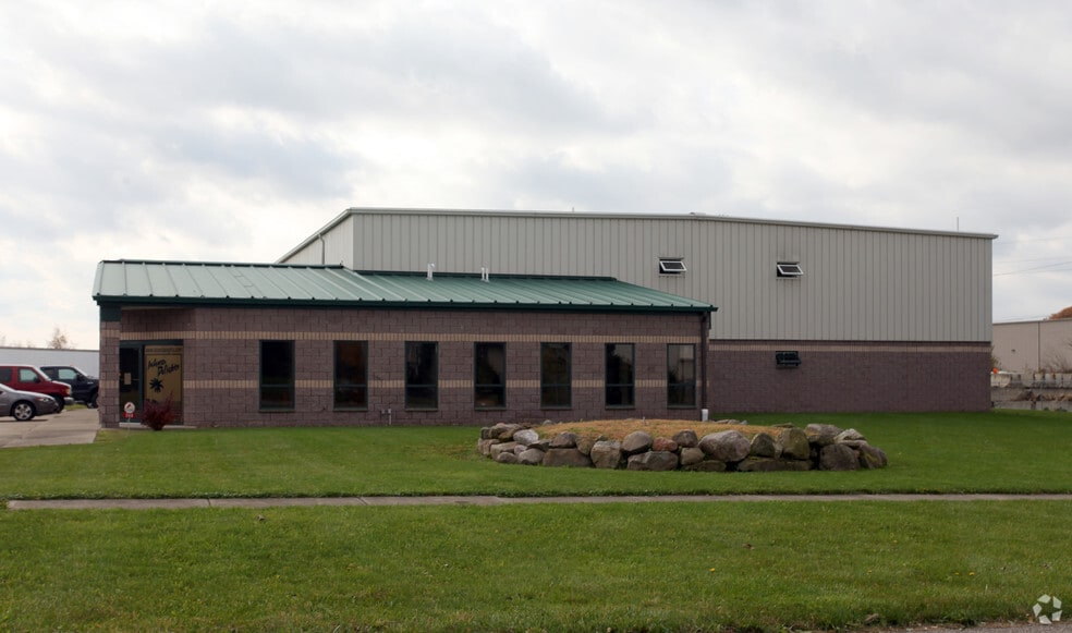 240 W Greenwich Rd, Seville, OH for lease - Primary Photo - Image 1 of 25