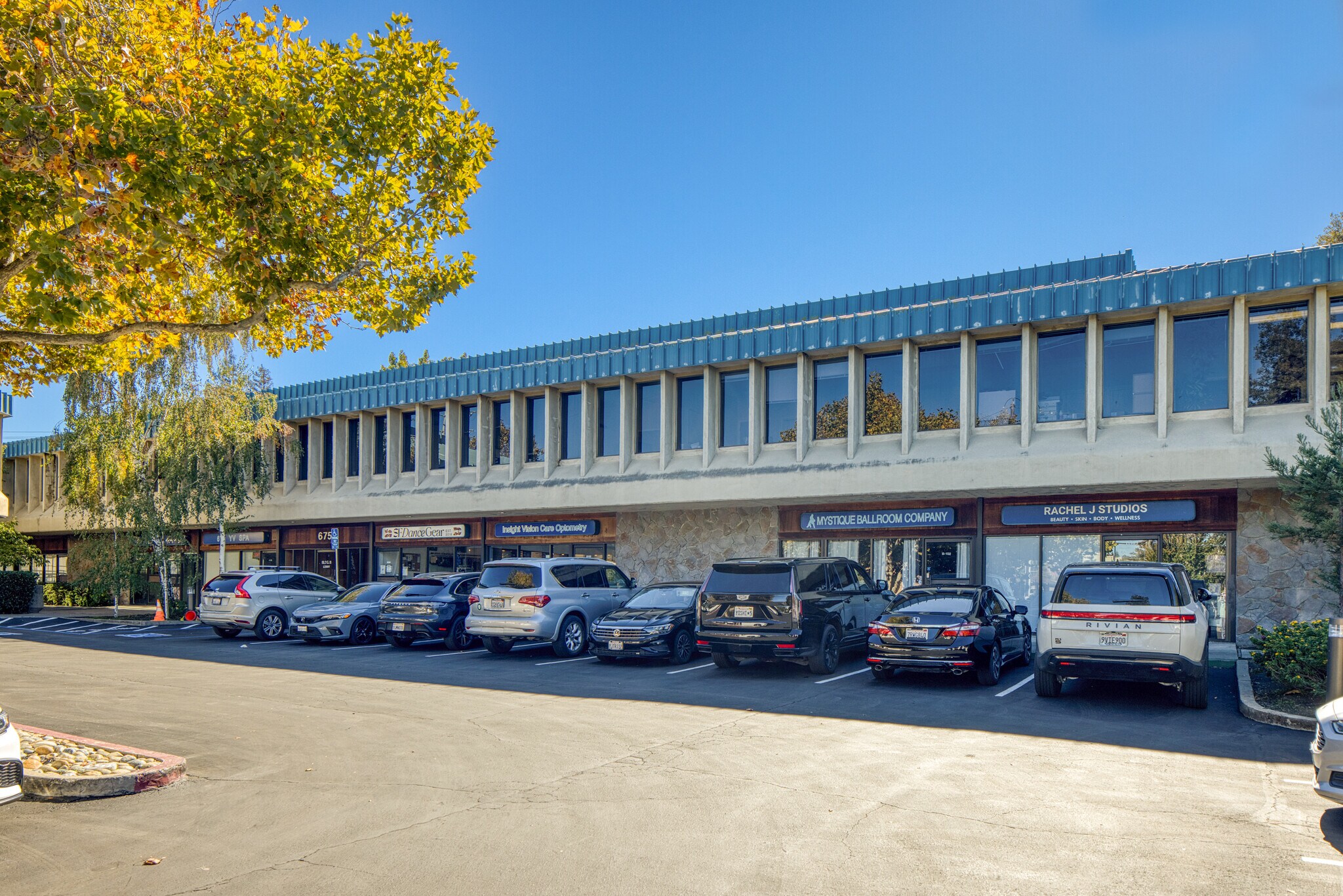 675 Ygnacio Valley Rd, Walnut Creek, CA à louer Photo principale- Image 1 de 13