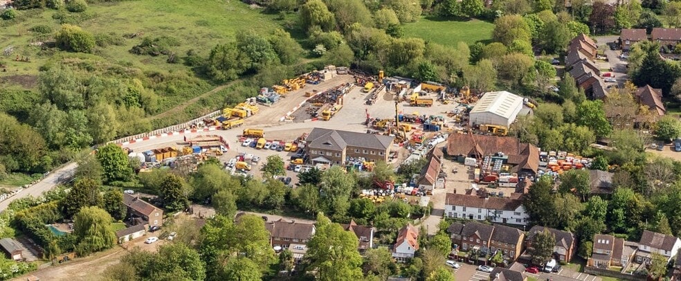 McArdle Way, Colnbrook for lease - Building Photo - Image 1 of 2