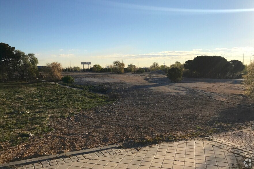 Calle de la Pirotécnia, 76, Madrid, Madrid for sale - Building Photo - Image 2 of 4