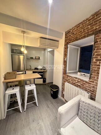 Plus de détails pour Multi-résidentiel à vendre