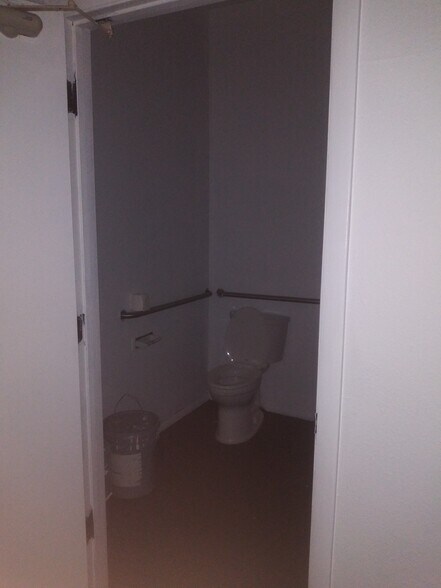 1469 N Magnolia Ave, Ocala, FL à louer - Photo du bâtiment - Image 3 de 7