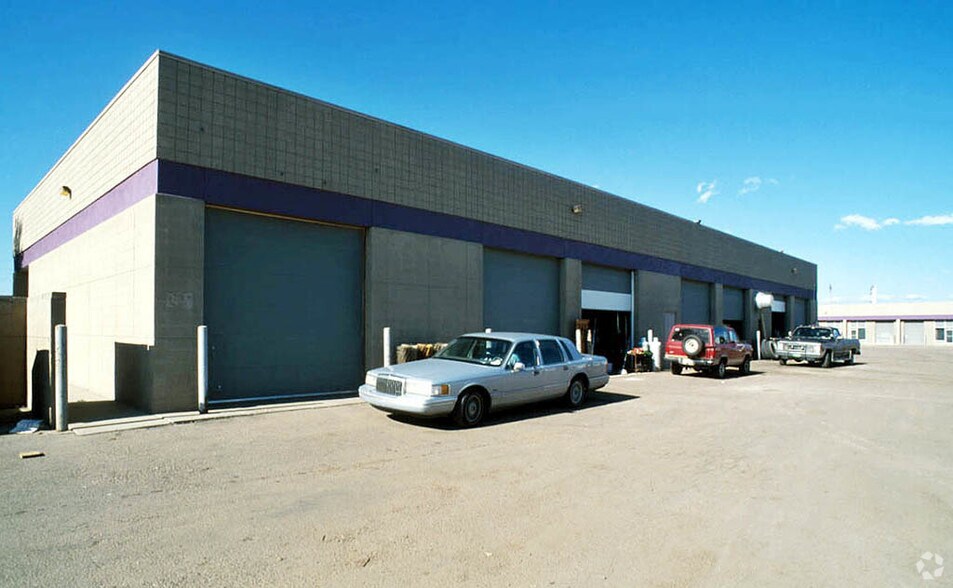3975 E 56th Ave, Commerce City, CO à louer - Photo du bâtiment - Image 2 de 19