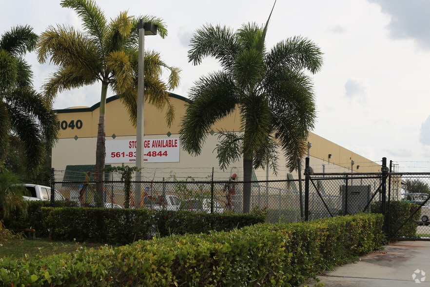 1040 W Industrial Ave, Boynton Beach, FL for lease - Building Photo - Image 3 of 17