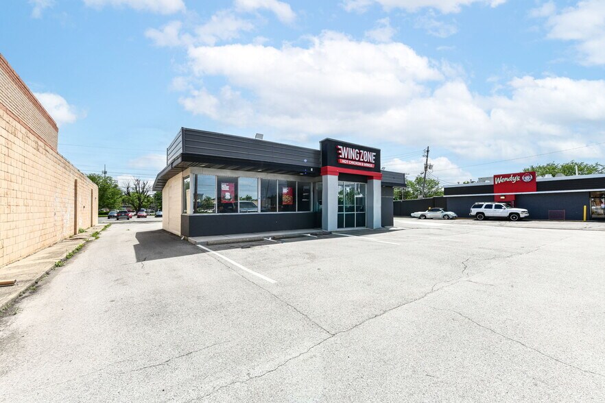 5527 N Keystone Ave, Indianapolis, IN à vendre - Photo du bâtiment - Image 2 de 20