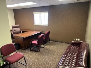 12750 S Saginaw St, Grand Blanc, MI à louer Photo intérieure- Image 2 de 4